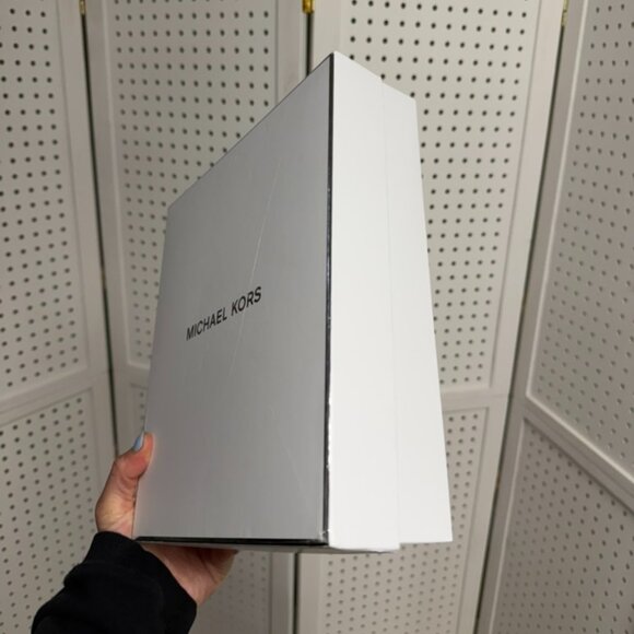 ‼️SOLD DO NOT BUY‼️ Michael Kors Extra-Small Gigi Logo Crossbody Canvas Bag - Picture 7 of 9